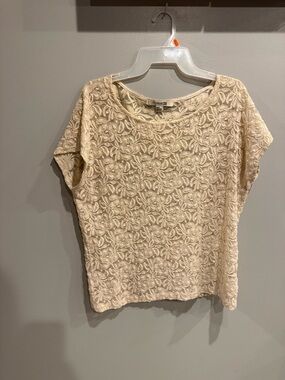 Forever 21 Cream Floral Lace Short Sleeve Tee